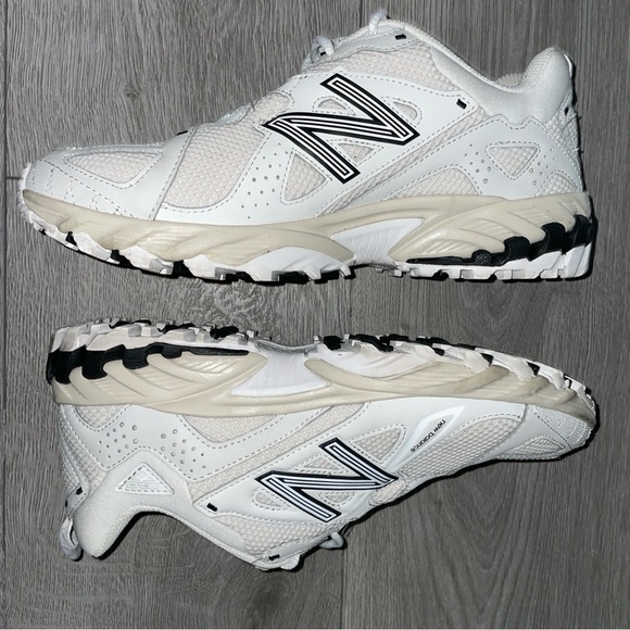 New Balance White and Black Sneakers with Chunky Midsole - Picture 10 of 12